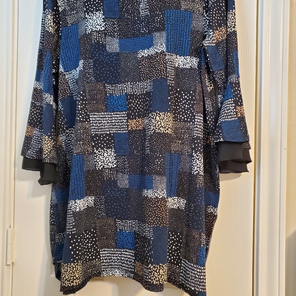 Westbound Multi Graphic Tunic Top - Picture 4 of 9